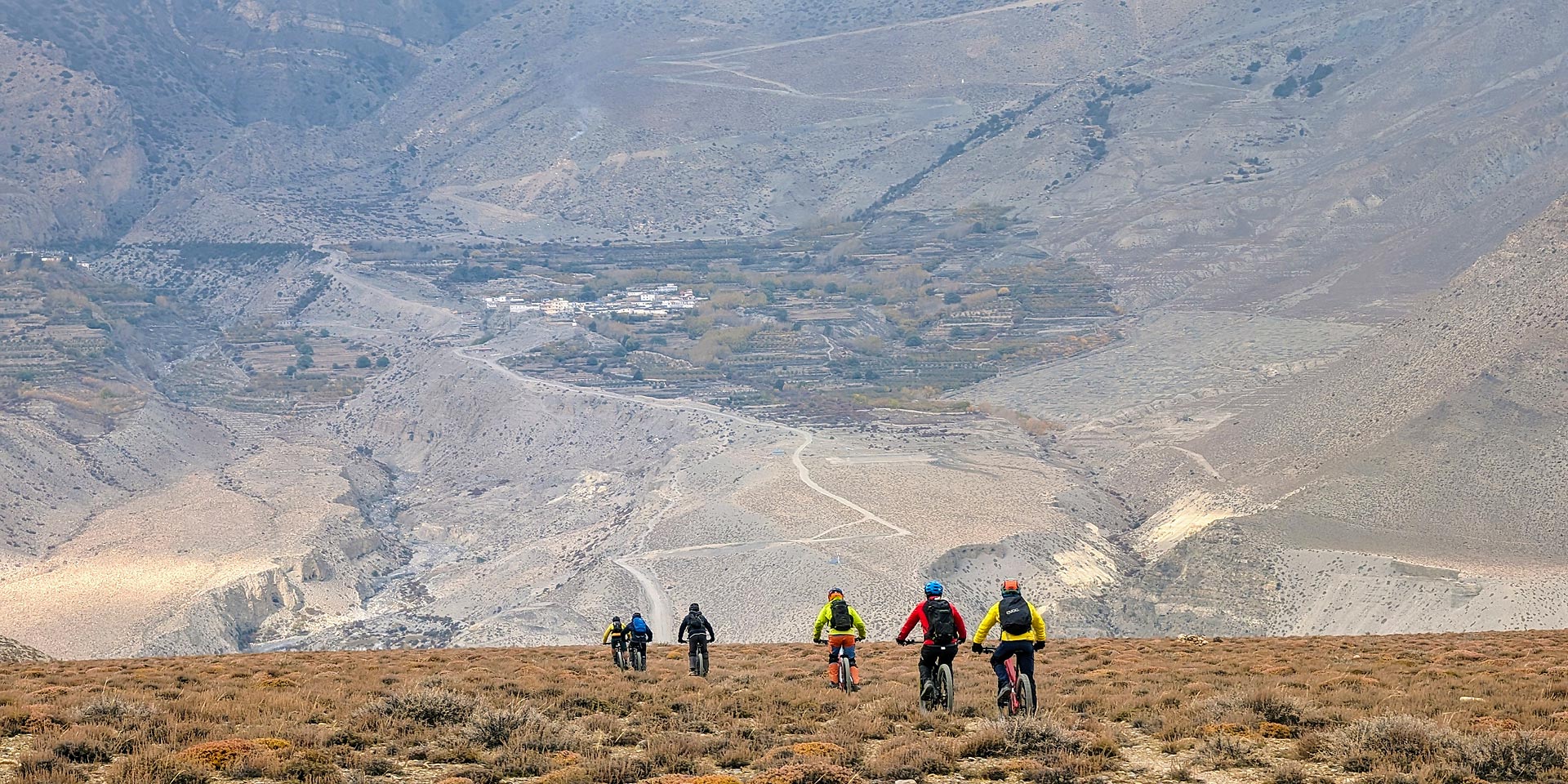 Riding near Lupra © Gleb Skobeltsyn